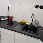 Studio 19 - Ghetto Heroes Square