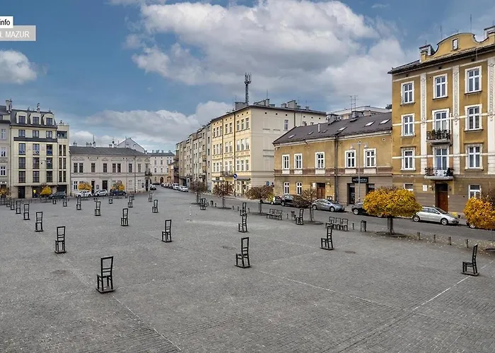 Studio 19 - Ghetto Heroes Square